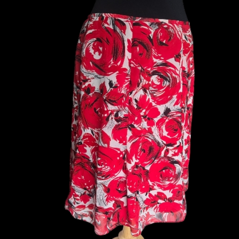 Le Suit Red and Black Floral A-Line Skirt